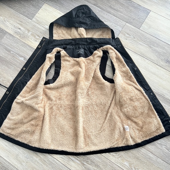 Love Tree Vest - Picture 6 of 7